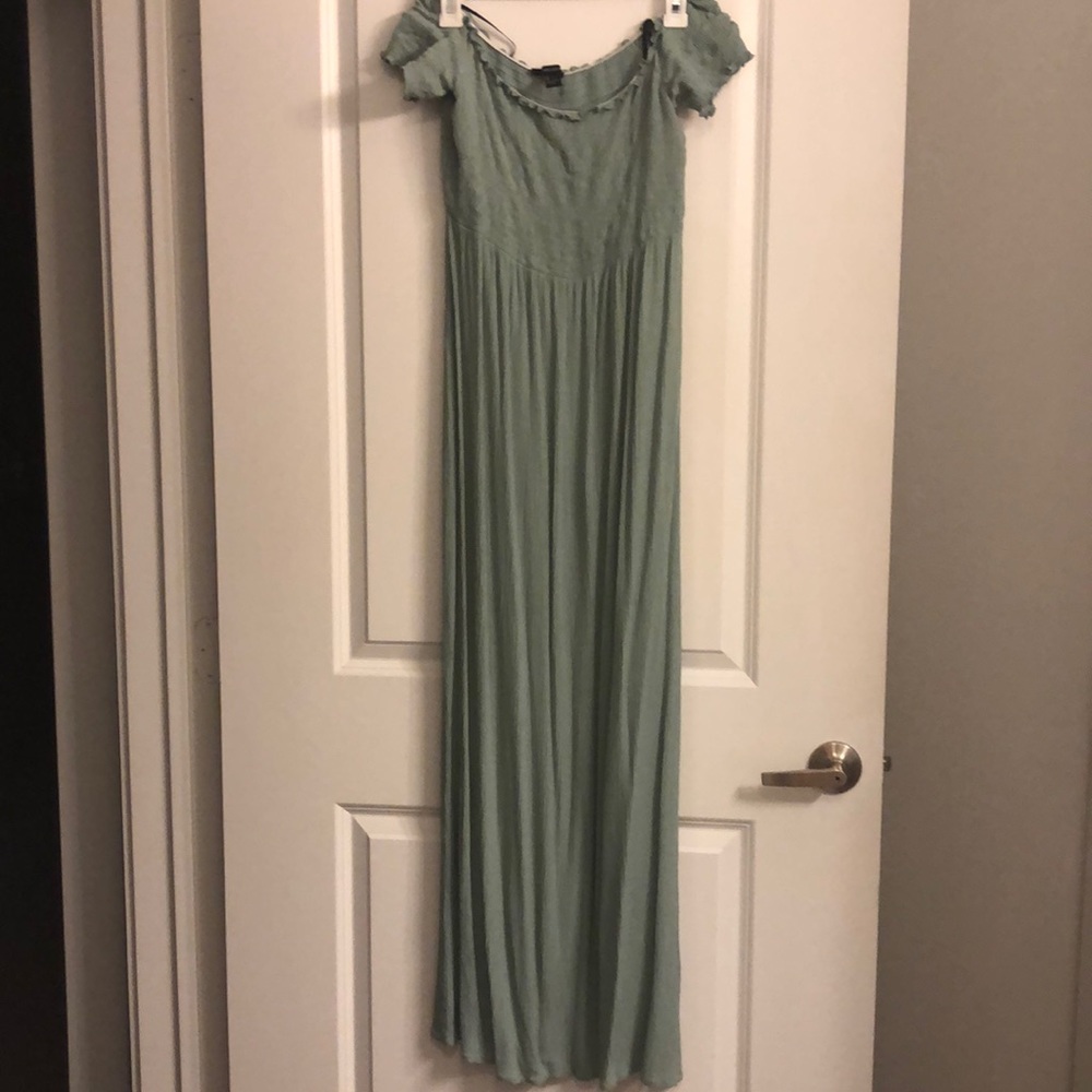 Off the Shoulder Maxi Dress